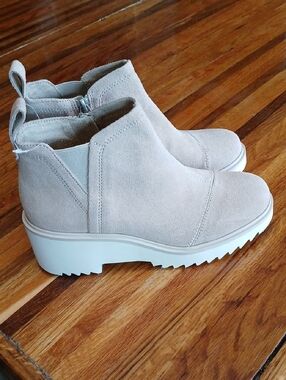 Toms Maude Suede Bootie - 6